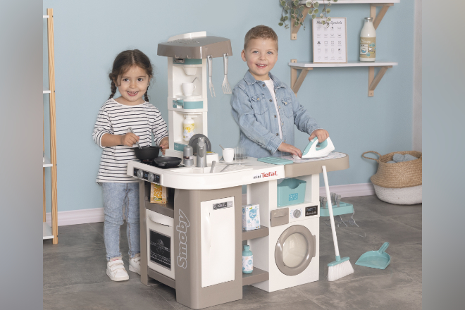 Gewinnen Sie hinter dem 6. Türchen unseres Adventskalender Gewinnspiels heute eine Smoby Tefal Studio Küche mit Waschsalon im Wert von etwa 129,99 Euro.
