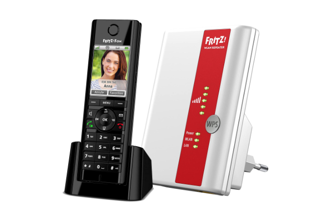 Gewinnen Sie hinter dem 12. Türchen unseres Adventskalender Gewinnspiels heute ein FRITZ!-Bundle, bestehend aus dem FIRTZ! WLAN-Repeater 300E und dem FRITZ!Fon C5.