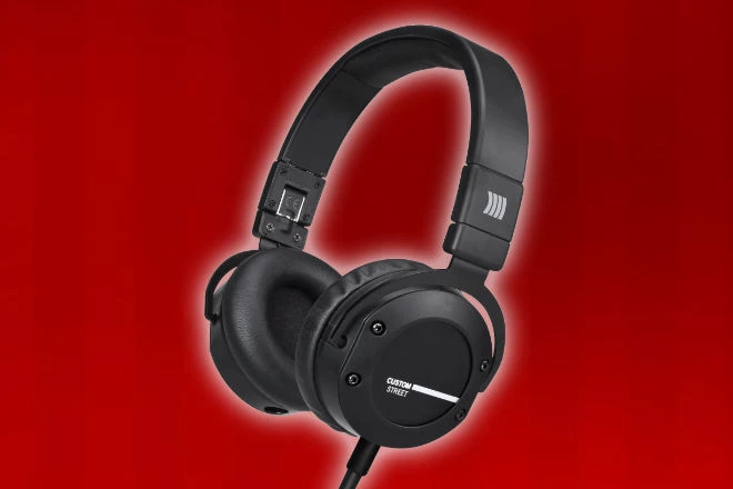 Hinter dem 21. Türchen unseres Adventskalender Gewinnspiels verlosen wir einen Kopfhörer Custom Street von beyerdynamic.