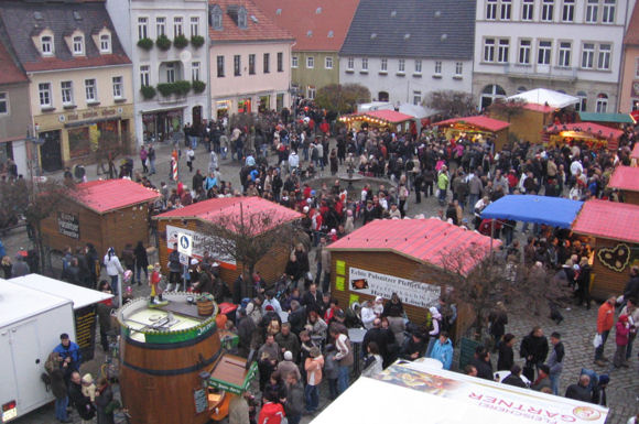 Immer am ersten Wochenende im November findet in Pulsnitz der Pfefferkuchenmarkt statt.