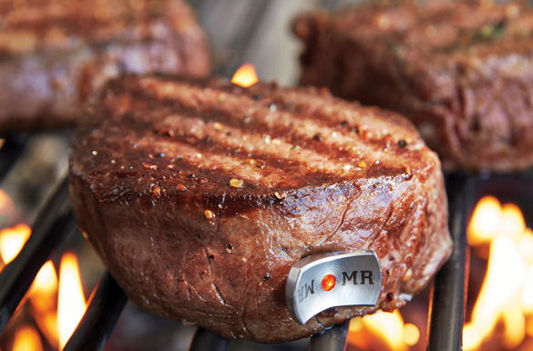 Filetsteak mit SteakChamp in der Garstufe Medium Rare auf dem Grill.