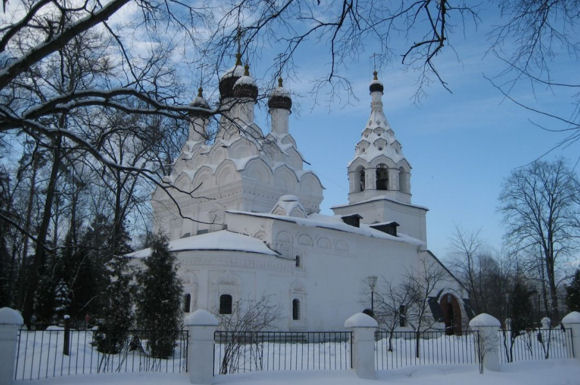 Ein russisch-orthodoxer Festgottesdienst gehört zum Weihnachtsfest in Russland dazu.