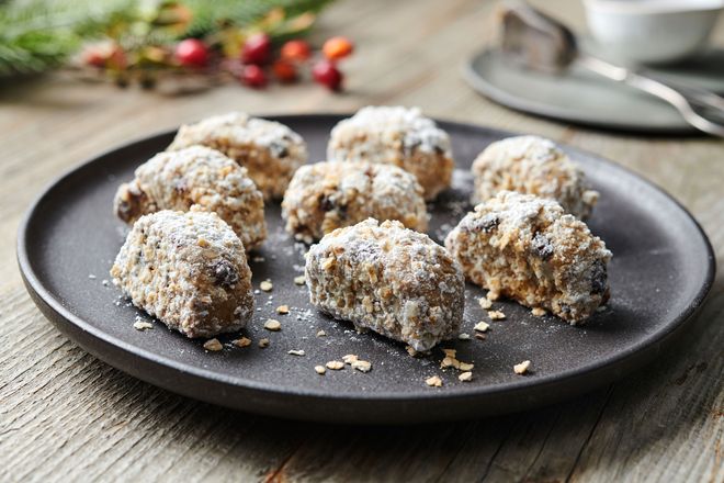 undgerecht und geschmacklich neu: Christstollen als Konfekt und mit Hafer verfeinert.