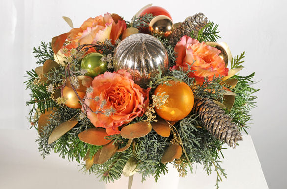Weihnachtstrend Junges Barock: Kupfer und Bronze verbinden sich mit Gold und reflektierenden Oberflächen zu einer üppigen Zeitreise.