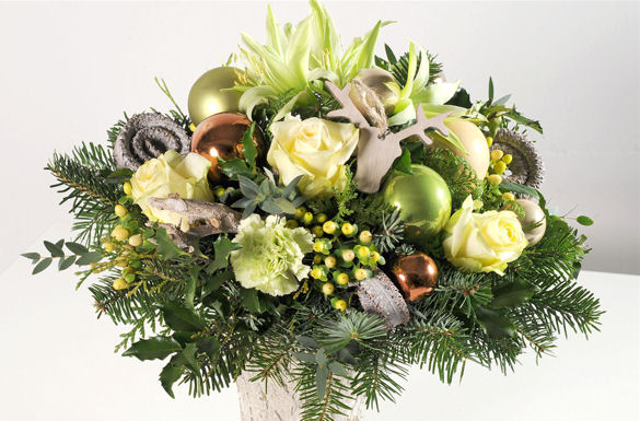 Weihnachtstrend Shabby Glam: edle Moderne trifft auf Glanz und Strenge.